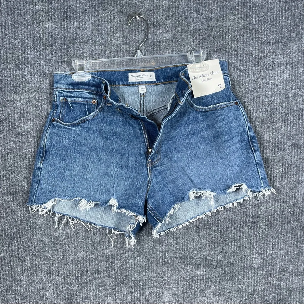 NWT Abercrombie & Fitch Women’s 28 6 Curve Love The Mom Short Mid Rise Jeans - Picture 2 of 5